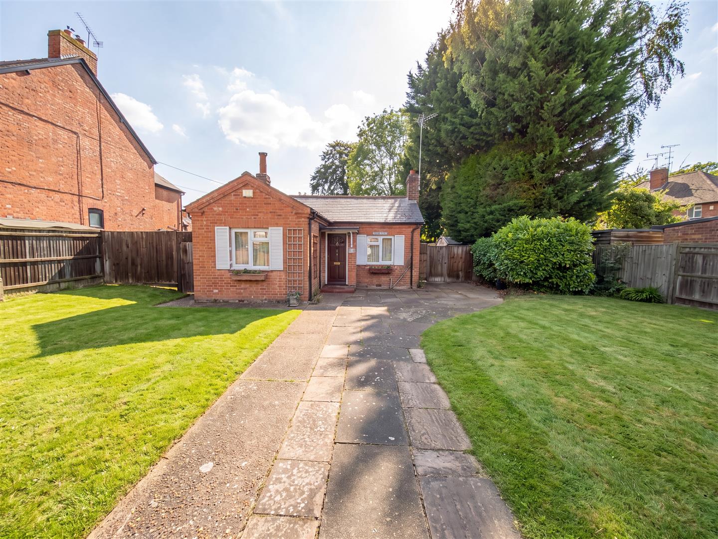 3 bed property in Fernbank Road, Ascot